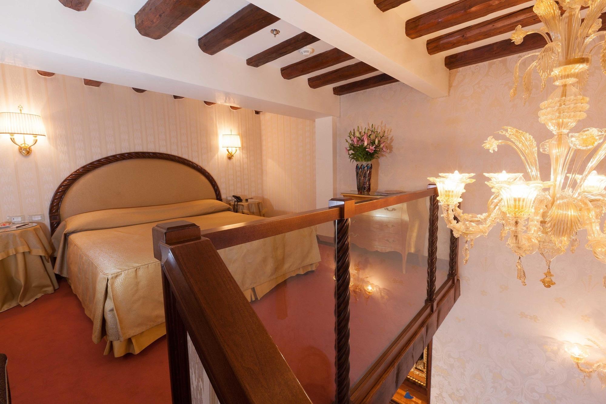 Hotel Palazzo Stern Venice Exterior photo